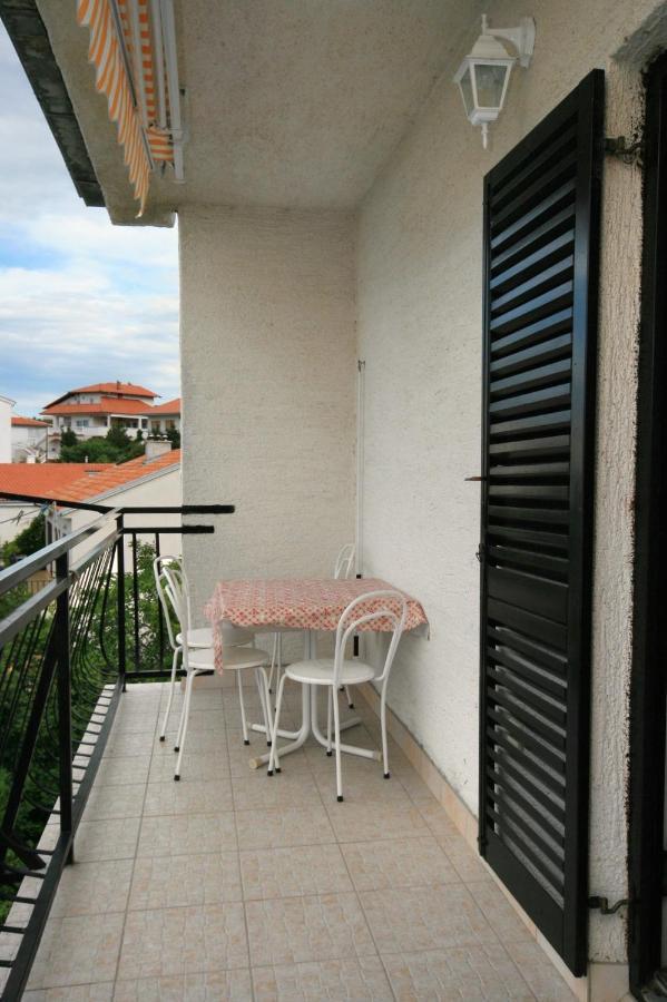 Apartments With A Parking Space Novi Vinodolski - 5514 외부 사진